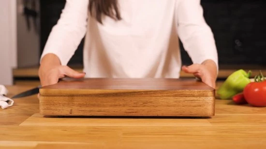 Kristies Kitchen Snijplank Met 2 Opvangbakken Kristie’s Kitchen - Borrelplank - Tapasplank - Antislip - Acacia - Afbeelding 13