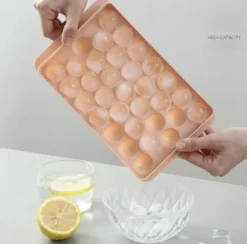 Merkloos Ronde Ijsblokjesvorm Met Deksel Roze- 33 Ronde Ijsblokjes Vorm- Ijsvormpjes Maker- Bioplastic- Stofvrij- Ice Cube- Herbruikbaar- Keukengadgets