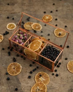 Giftbox Small : 3 Botanicals Voor Gin & Tonic In Mooie Glazen Kist. Perfect Geschenk Voor Elke Gin-liefhebber.